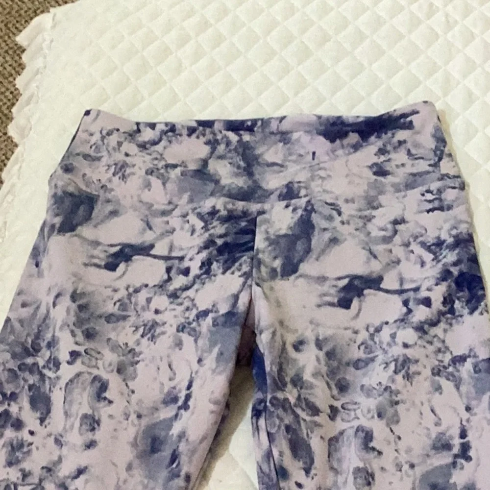 Balance Collection leggings. - Picture 3 of 5